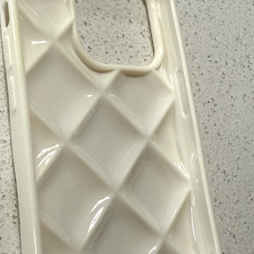 iPhone 14 Pro case with Pearl Hand Strap and Crossbody Strap - Picture 10 of 10